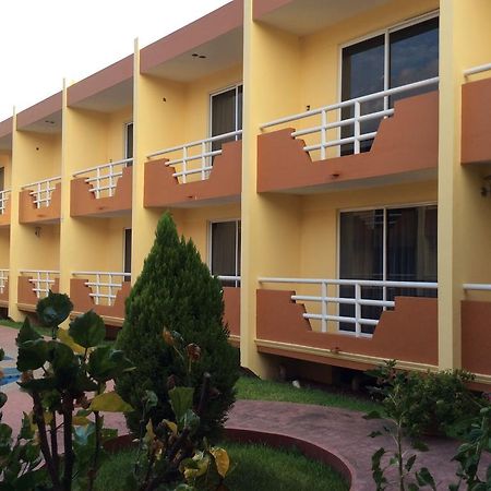Hotel La Media Luna Inn Уэхутла-де-Рейес Экстерьер фото